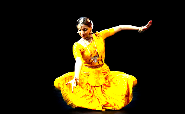 The live, one-on-one, real time, interactive online 
				Kathak dance class lessons are conducted through Skype, Google Team, Duo, Zoom & these private Kathak classes are available to learn all the three
				major Kathak dance Gharanas (schools) - Jaipur, Benaras & Lucknow Kathak gharana with different styles in dance footwork &
				acting. Ghungroo ankle bells are used during dance.